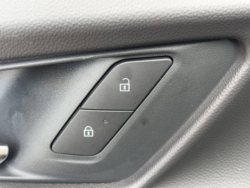 Chevrolet Equinox Vehicle Image 20