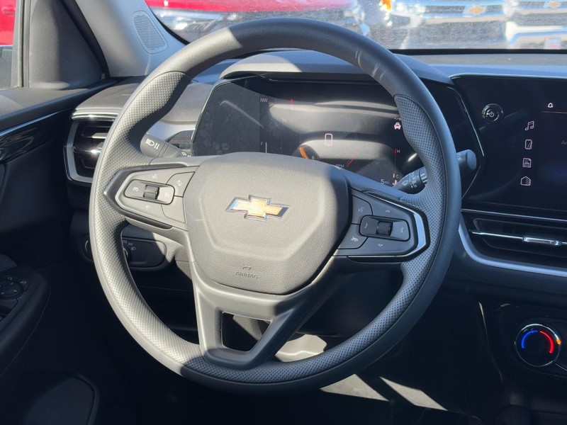 Chevrolet TrailBlazer Vehicle Image 07