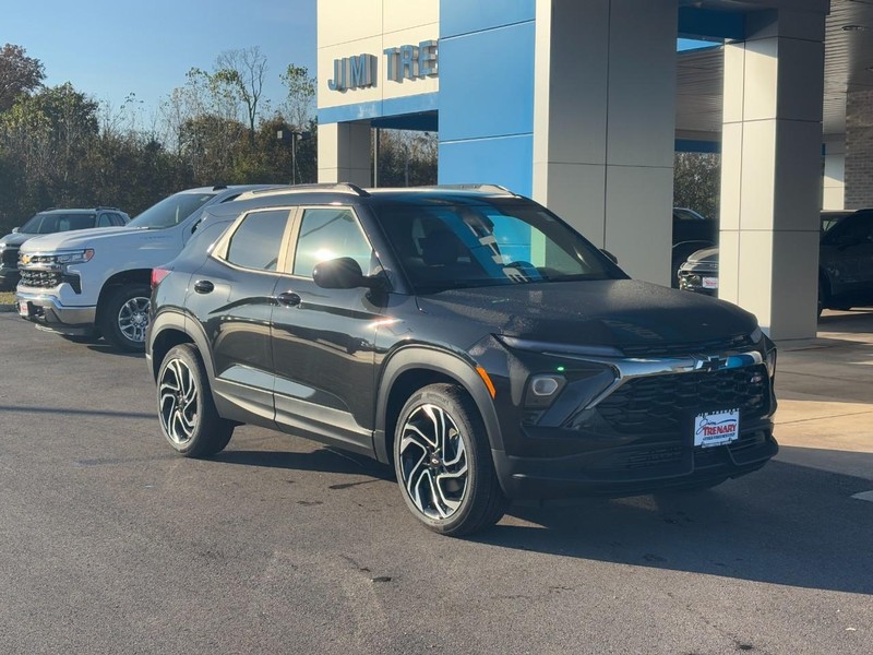 Chevrolet TrailBlazer Vehicle Image 02