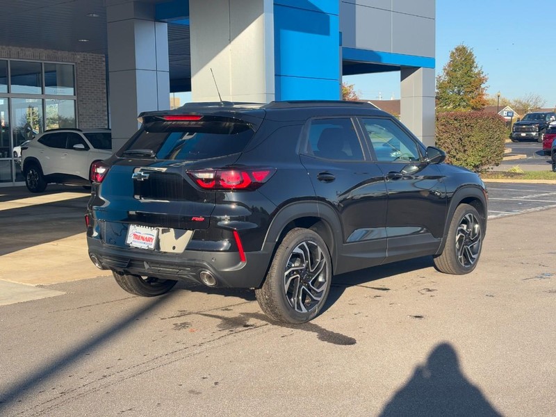 Chevrolet TrailBlazer Vehicle Image 03