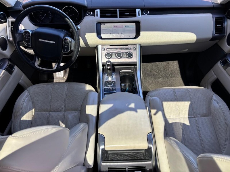 Land Rover Range Rover Sport Vehicle Image 11