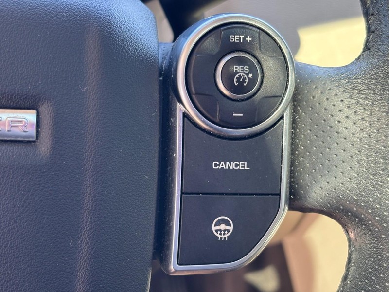 Land Rover Range Rover Sport Vehicle Image 18