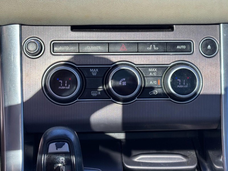 Land Rover Range Rover Sport Vehicle Image 23