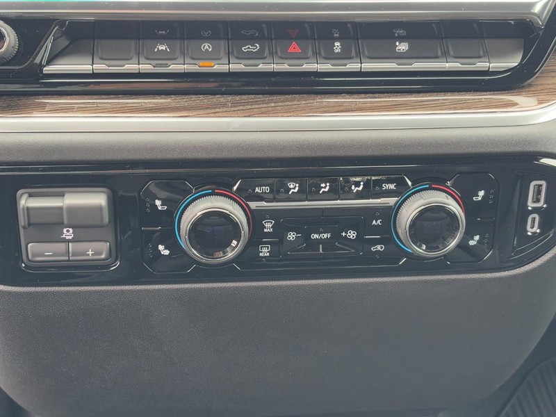 Chevrolet Silverado 1500 Vehicle Image 17