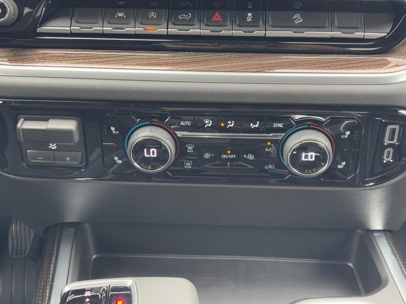 Chevrolet Silverado 1500 Vehicle Image 09