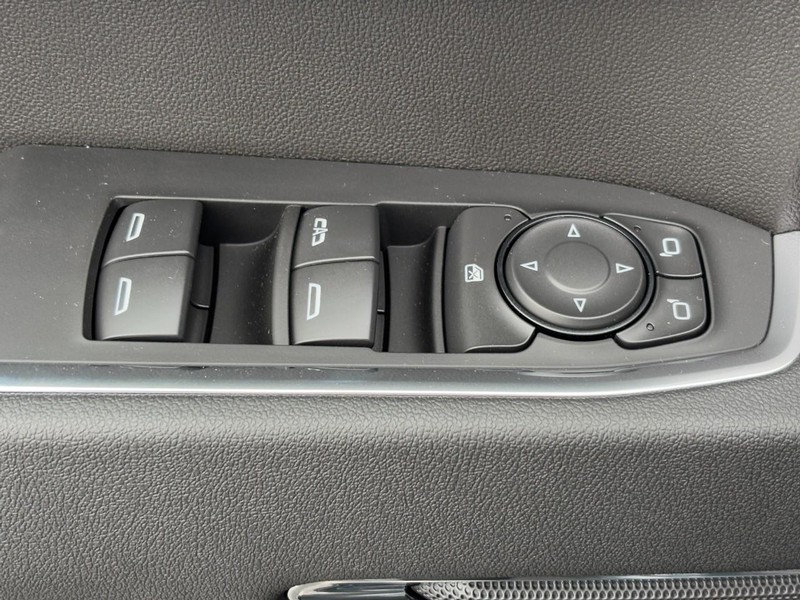 Chevrolet Silverado 1500 Vehicle Image 19