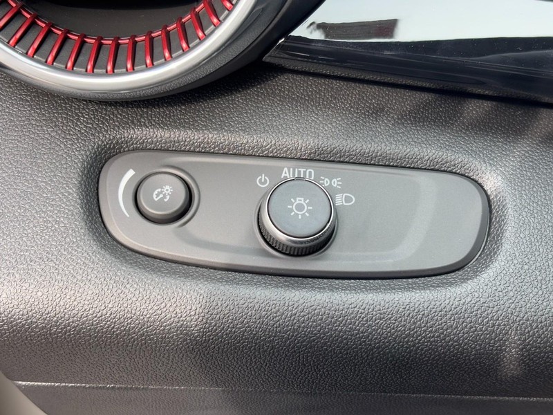 Chevrolet Trax Vehicle Image 11