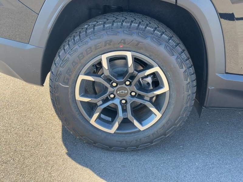 Chevrolet Equinox Vehicle Image 04