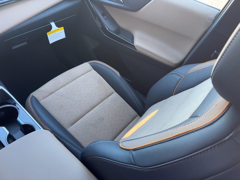 Chevrolet Equinox Vehicle Image 10