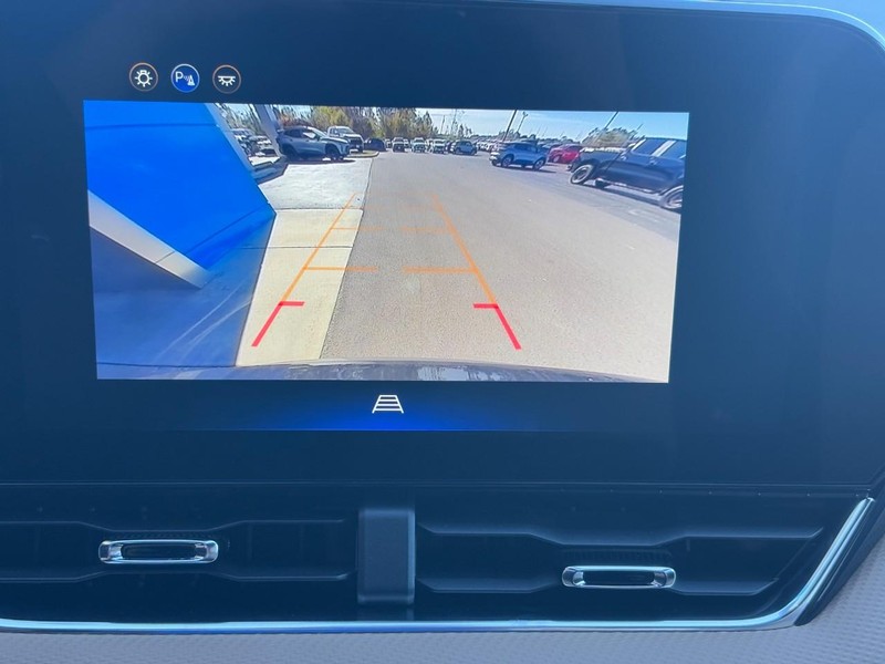 Chevrolet Equinox Vehicle Image 16