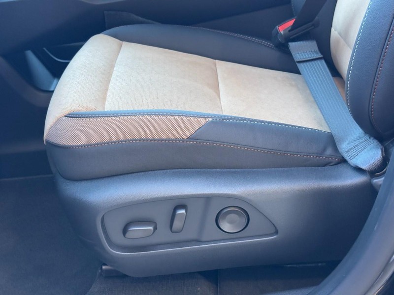 Chevrolet Equinox Vehicle Image 21