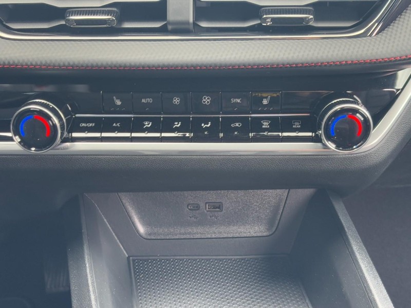 Chevrolet Equinox Vehicle Image 09