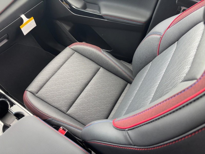 Chevrolet Equinox Vehicle Image 10