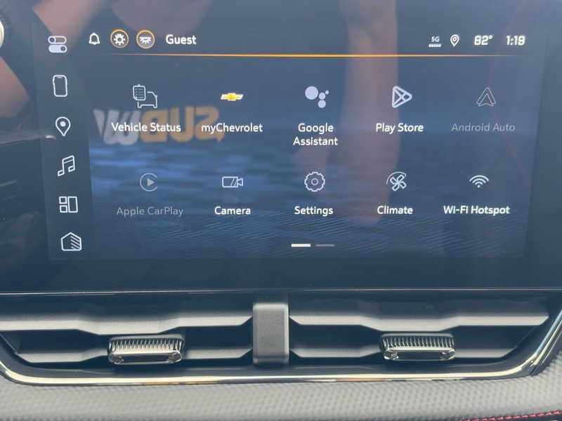 Chevrolet Equinox Vehicle Image 15