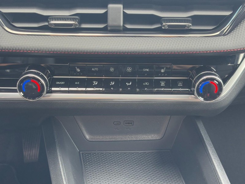 Chevrolet Equinox Vehicle Image 18