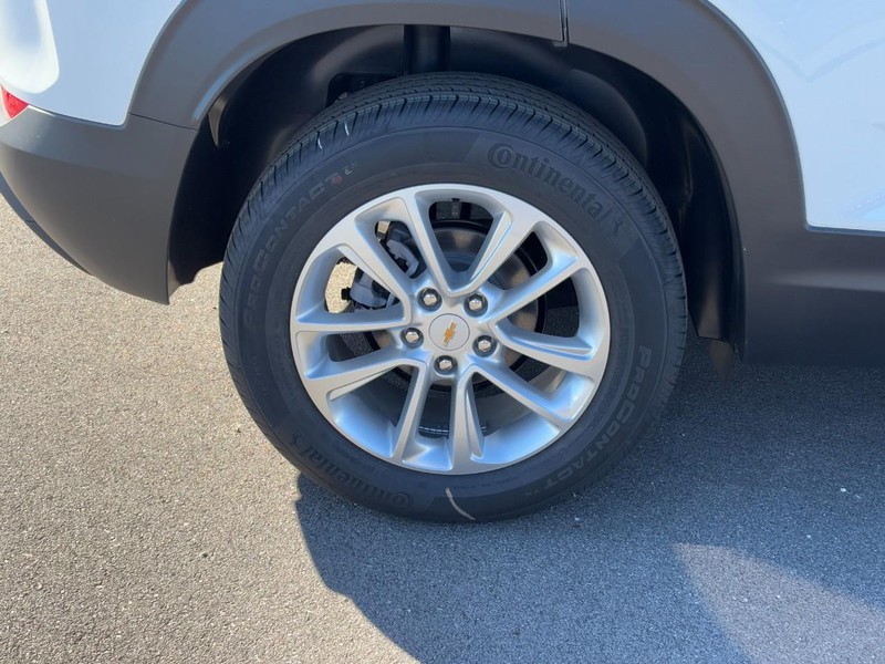 Chevrolet TrailBlazer Vehicle Image 04