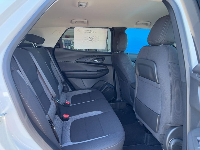 Chevrolet TrailBlazer Vehicle Image 05