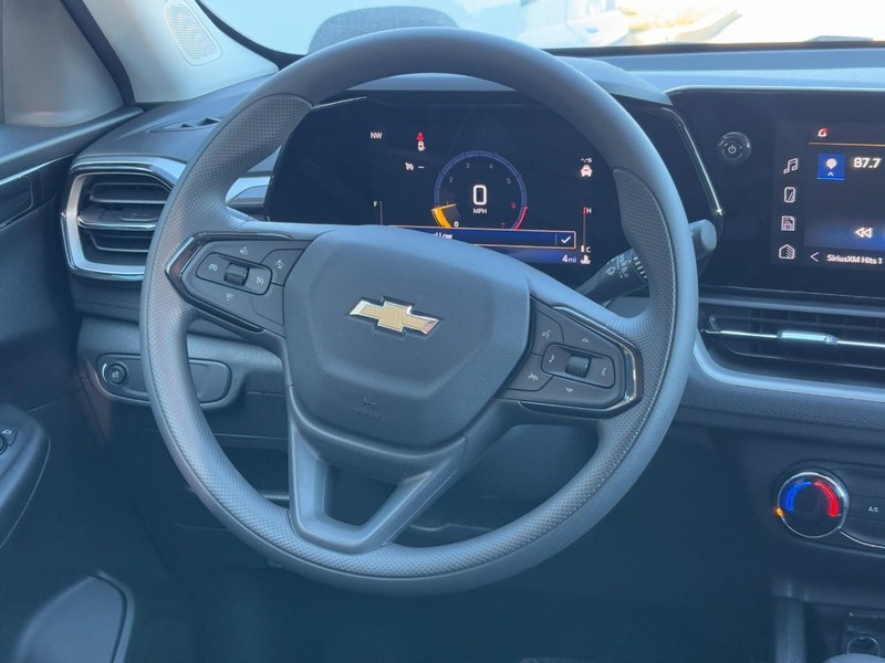 Chevrolet TrailBlazer Vehicle Image 07