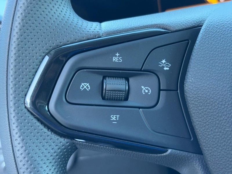 Chevrolet TrailBlazer Vehicle Image 12