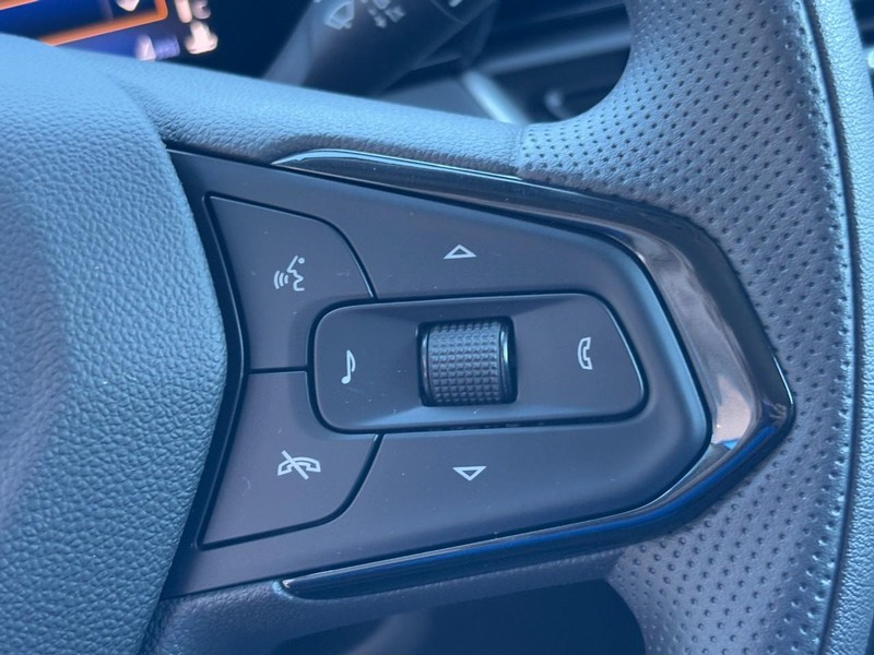 Chevrolet TrailBlazer Vehicle Image 13