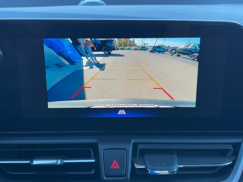 Chevrolet TrailBlazer Vehicle Image 16