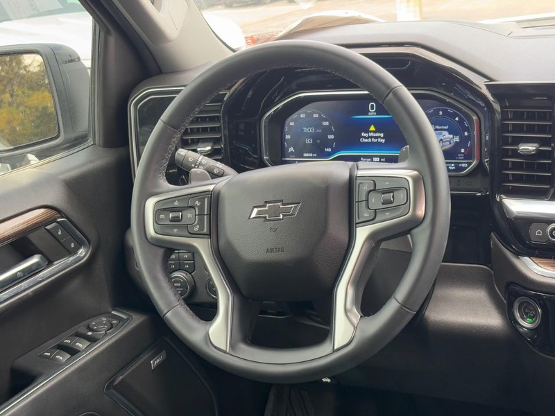 Chevrolet Silverado 1500 Vehicle Image 12