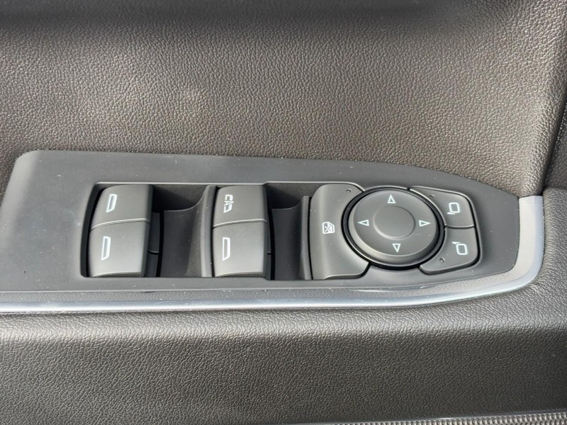 Chevrolet Silverado 1500 Vehicle Image 24