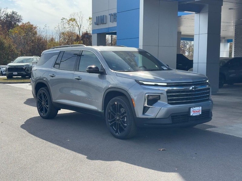 Chevrolet Traverse Vehicle Image 02