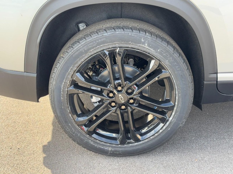 Chevrolet Traverse Vehicle Image 04