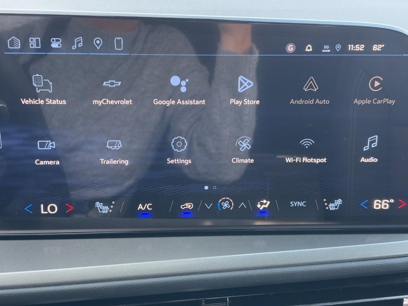 Chevrolet Traverse Vehicle Image 16