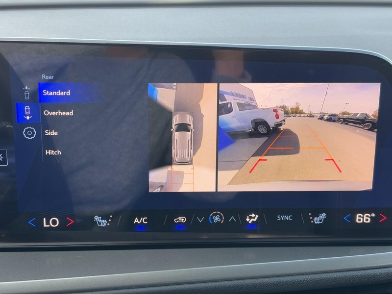 Chevrolet Traverse Vehicle Image 17