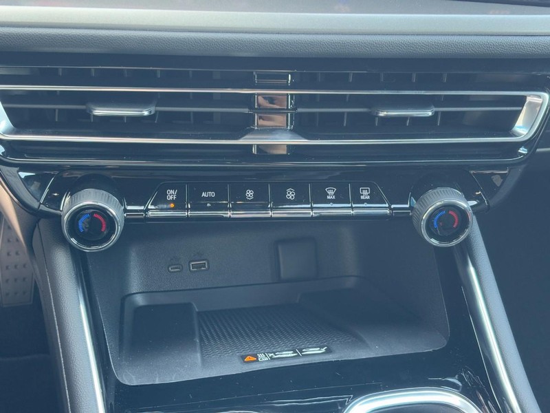 Chevrolet Traverse Vehicle Image 19