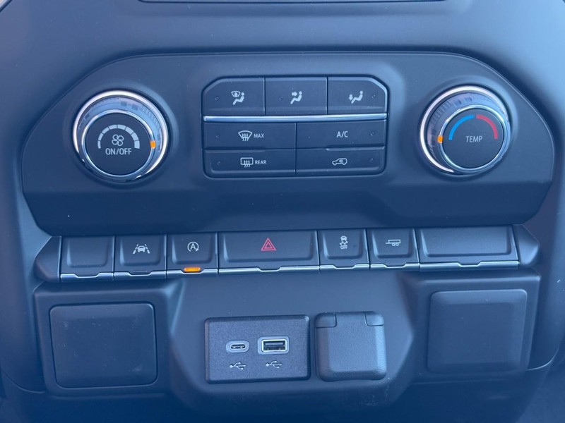 Chevrolet Silverado 1500 Vehicle Image 12