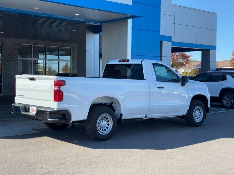 Chevrolet Silverado 1500 Vehicle Image 03
