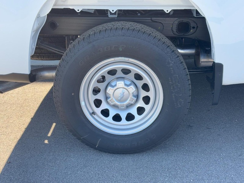 Chevrolet Silverado 1500 Vehicle Image 04