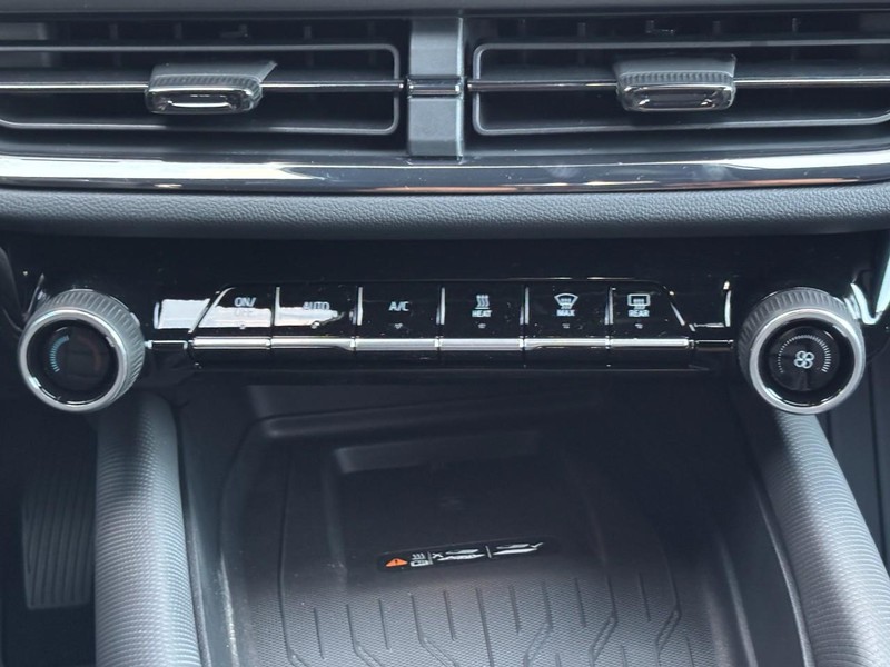 Chevrolet Equinox EV Vehicle Image 09