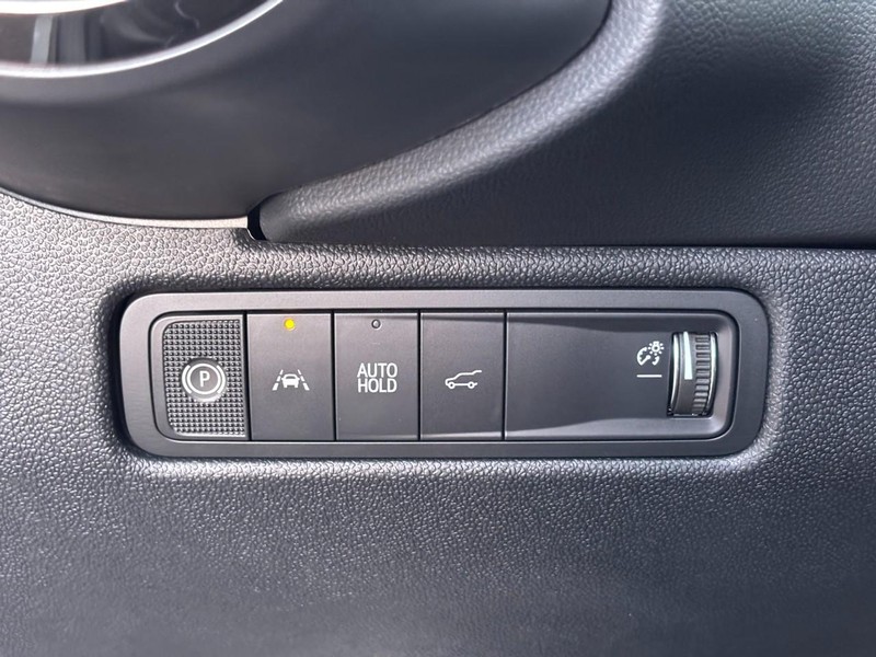 Chevrolet Equinox EV Vehicle Image 11