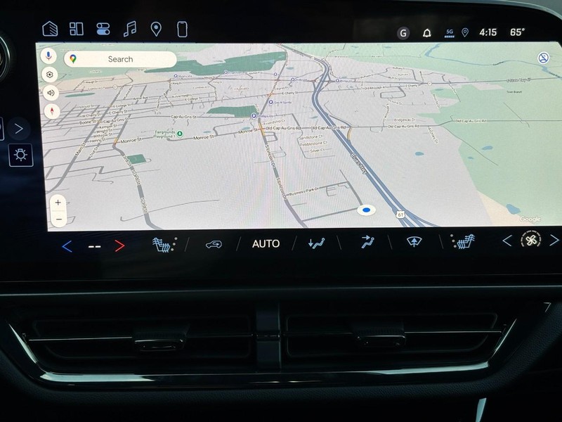 Chevrolet Equinox EV Vehicle Image 17