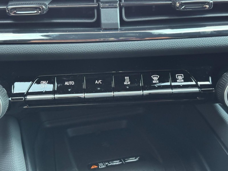 Chevrolet Equinox EV Vehicle Image 18