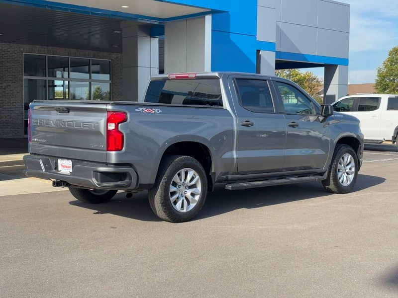 Chevrolet Silverado 1500 LTD Vehicle Image 03
