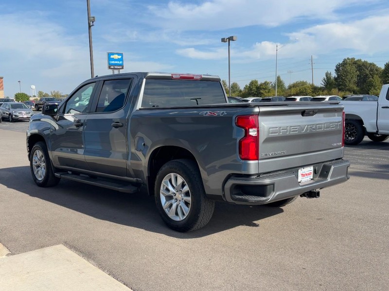 Chevrolet Silverado 1500 LTD Vehicle Image 06