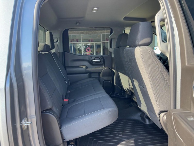 Chevrolet Silverado 1500 LTD Vehicle Image 10