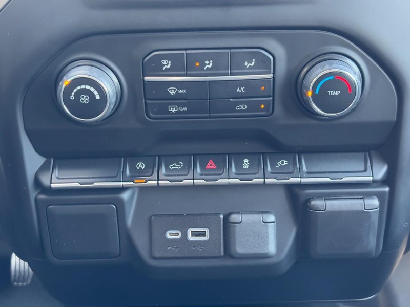 Chevrolet Silverado 1500 LTD Vehicle Image 14