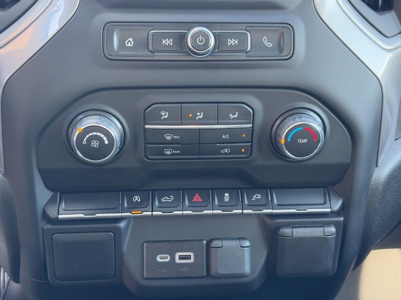 Chevrolet Silverado 1500 LTD Vehicle Image 21