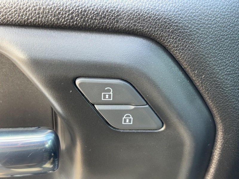 Chevrolet Silverado 1500 LTD Vehicle Image 23