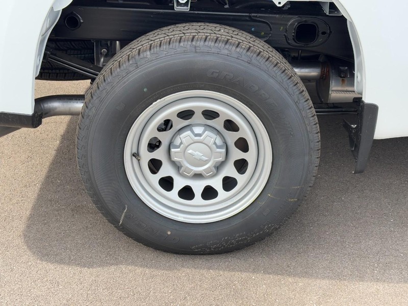 Chevrolet Silverado 1500 Vehicle Image 04