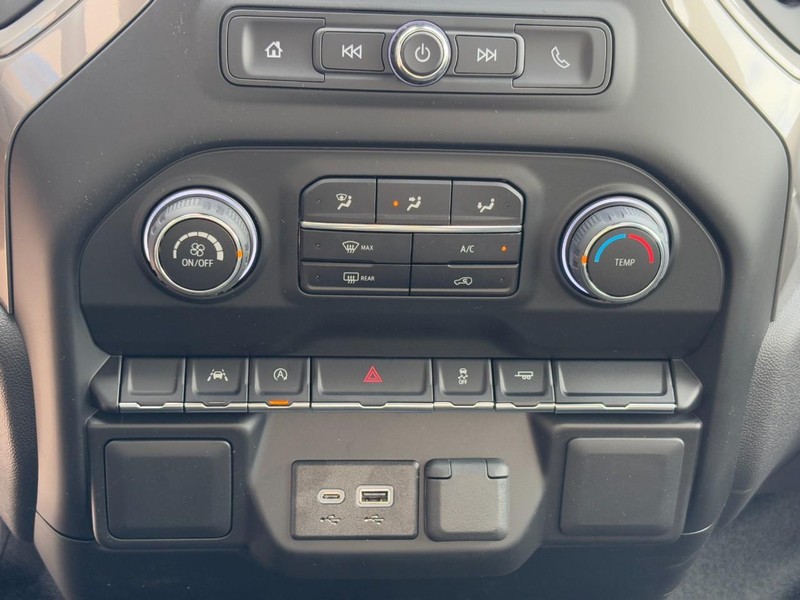 Chevrolet Silverado 1500 Vehicle Image 12