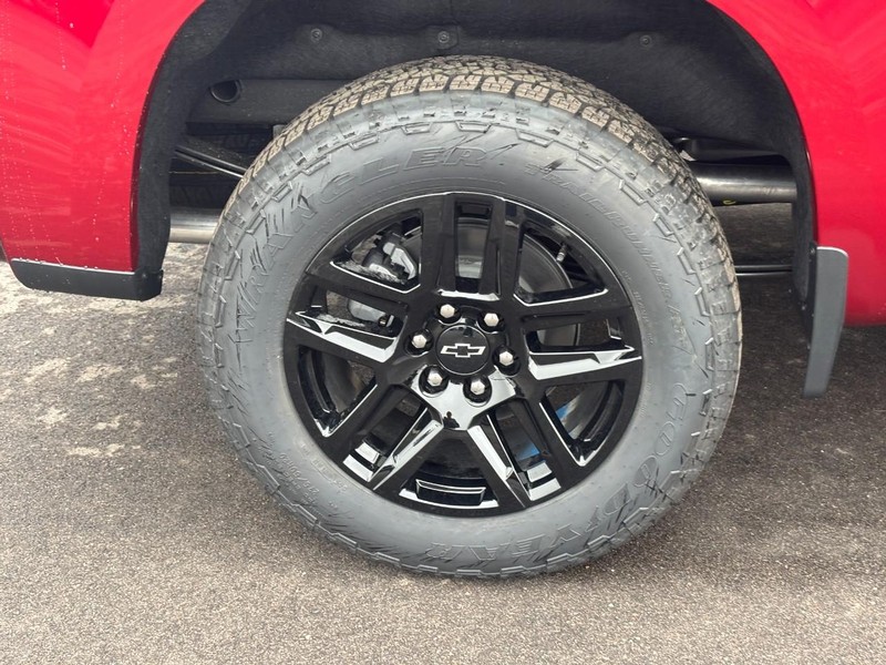 Chevrolet Silverado 1500 Vehicle Image 04