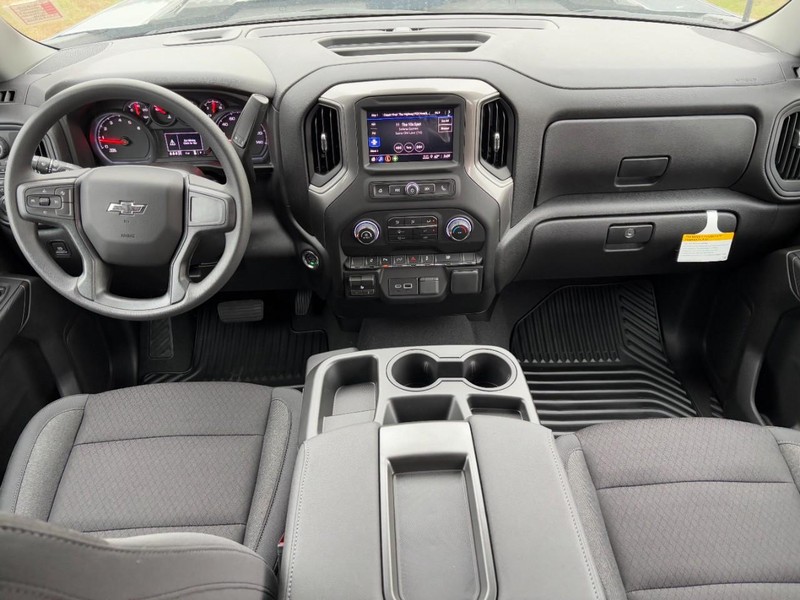 Chevrolet Silverado 2500HD Vehicle Image 06