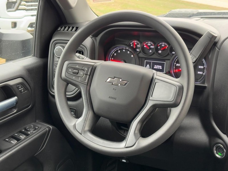 Chevrolet Silverado 2500HD Vehicle Image 07